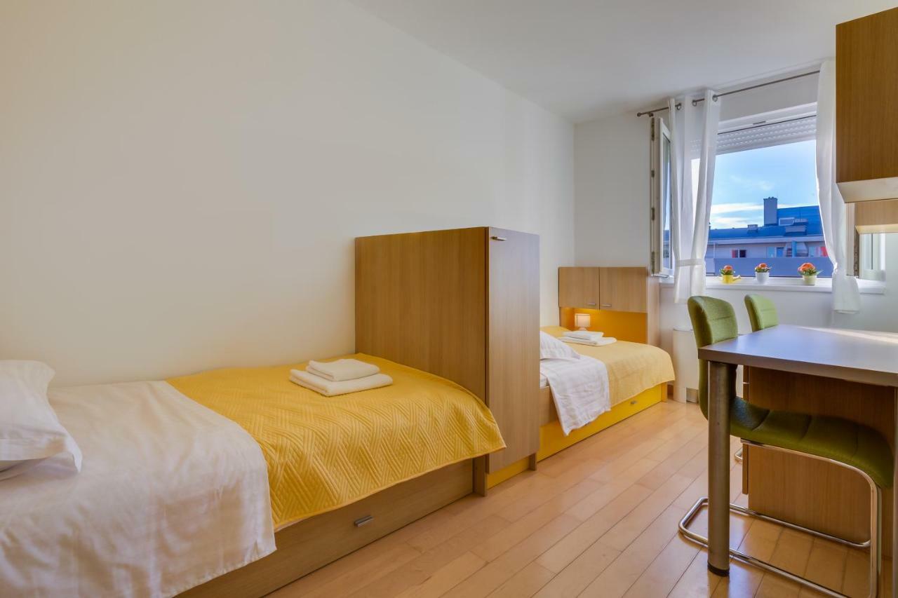 Apartment Pavic - Private Parking Задар Екстериор снимка