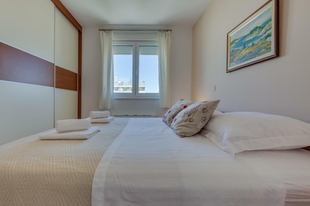 Apartment Pavic - Private Parking Задар Екстериор снимка