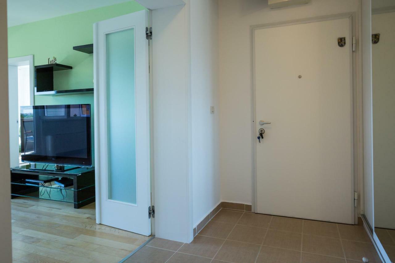 Apartment Pavic - Private Parking Задар Екстериор снимка