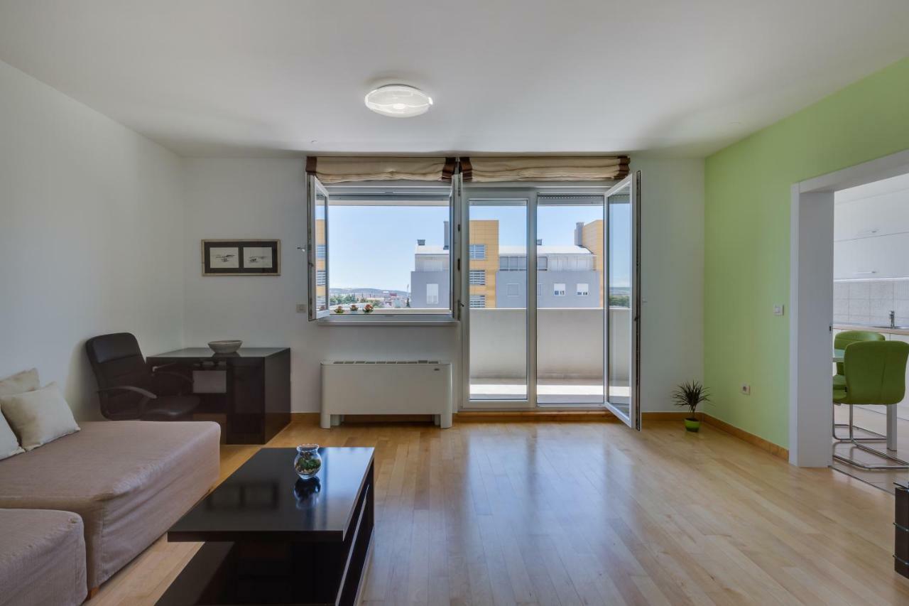 Apartment Pavic - Private Parking Задар Екстериор снимка